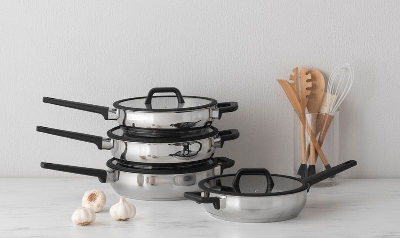 Stekepanne i rustfritt stål med lokk 28cm Maku Ease
