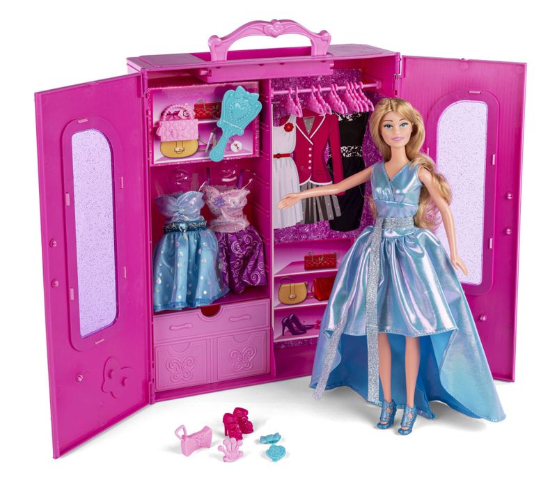 Judith med garderobe og tilbehør